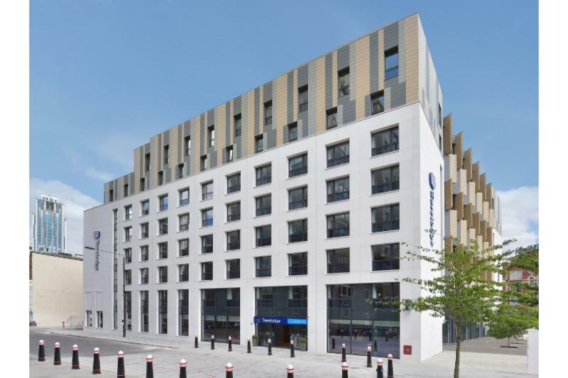 Travelodge London City Exterior photo