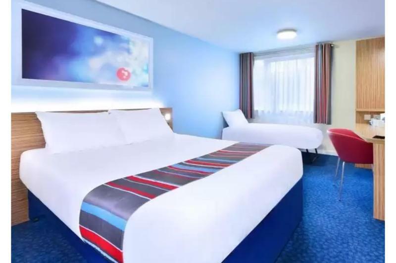 Travelodge London City Exterior photo