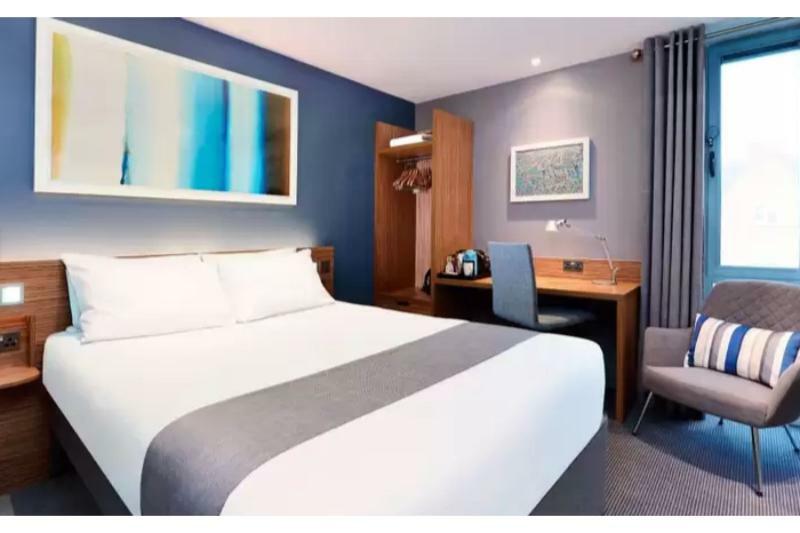Travelodge London City Exterior photo